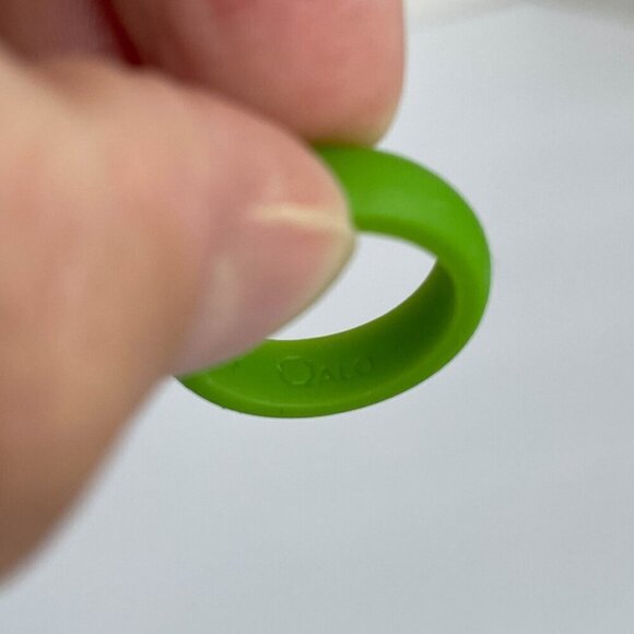 Qalo Silicone Wedding Band Ring, Green - Size 6 - Picture 4 of 5